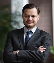 VIOLACIÓN. Juan Carlos Hidalgo, analista político para América Latina, dijo que la política de cero tolerancia viola los derechos humanos de los menores.