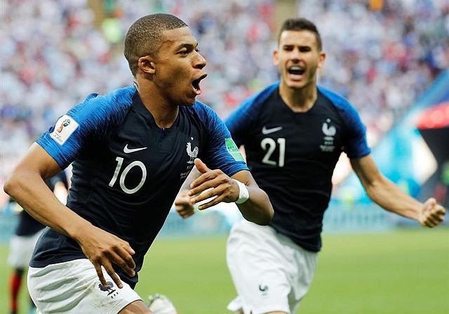 Los flashes del partido terminaron sobre el crack frances Kylian Mbappé con tan solo 19 años sacó del mundial a la Argentina de Messi