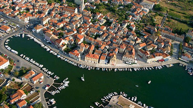 Imagen sin fechar que muestra una vista aérea de la Gran Llanura Stari de la isla de Hvar, en el mar Adriático, Croacia.