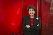 JANET MURGUÍA, directora de UnidosUS: “Los contribuyentes que pagan $750 por la solicitud de ciudadanía se merecen un servicio justo, equitativo y a tiempo”.