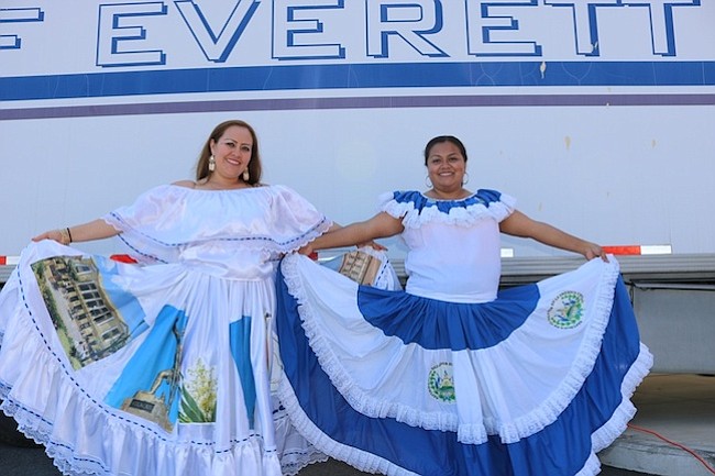 En la edición 2017 del Festival la Guera de Oro y Gladis Montes muestran lindos vestidos
