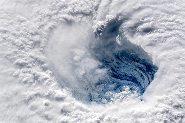 TIEMPO. Ojo del huracán Florence sobre el océano Atlántico