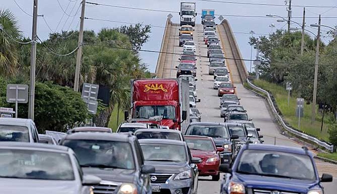 Evacuación masiva en parte de la Costa Este