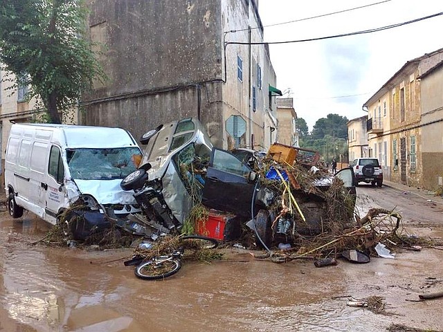 CLIMA. Aspecto que presentaba hoy una calle de la localidad de Sant Llorenç des Cardassar (Mallorca), tras las inundaciones