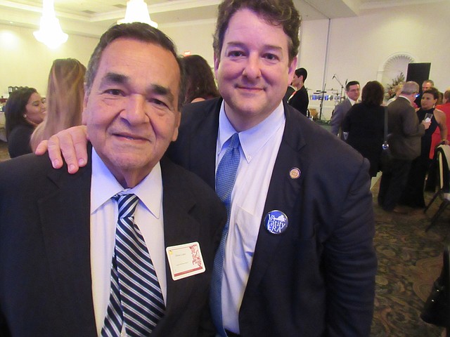 HISPANO. El delegado estatal Alfonso López, junto con su padre, Alfonso López, inmigrante venezolano