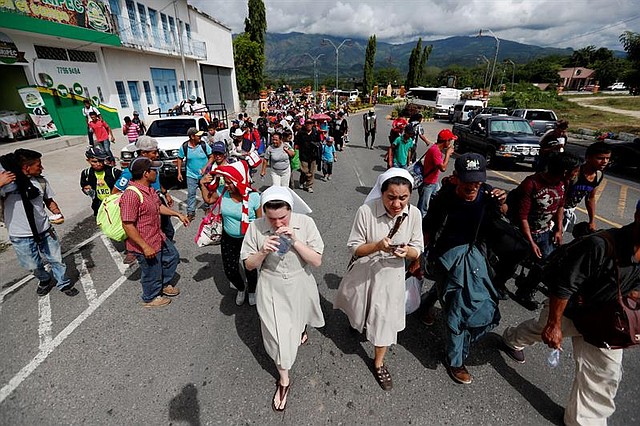 MIGRACIÓN. Caravana de hondureños en su paso por Guatemala