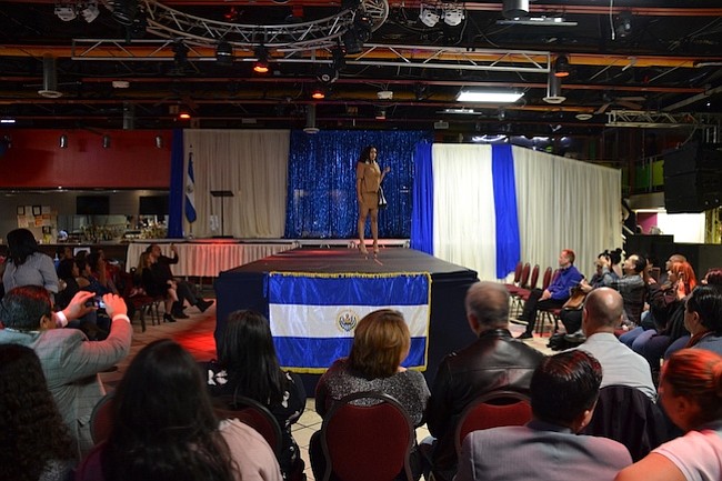 DESFILE. En Maryland y Virginia la comunidad salvadoreña y los consulados organizaron eventos para mostrar la colección “Raíces”.