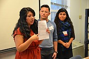 SOÑADORES. La conferencia también sirvió a un grupo de jóvenes soñadores para exponer las expectativas sobre los proyectos del Dream Act