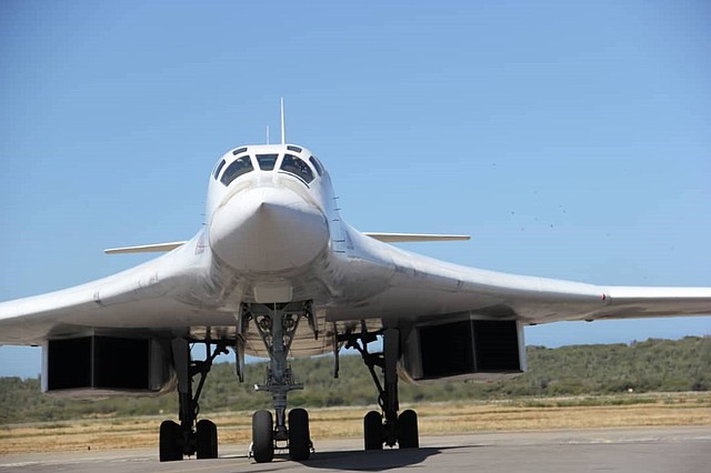 DEFENSA. Uno de los dos bombarderos rusos Tu-160, capaces de transportar armas nucleares, que llegaron el 10 de diciembre a Venezuela