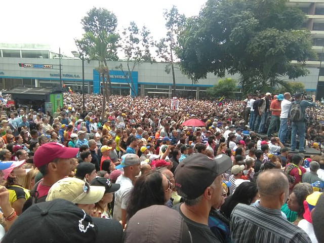 VENEZUELA. Cabildo abierto para denunciar a Maduro