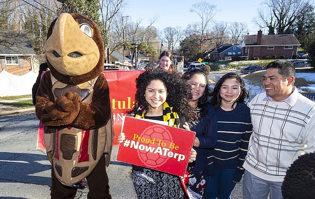 Latina. Rocío Mayorga de Hyattsville estudia en el colegio Eleanor Rossevelt y fue sorprendida por la Universidad de Maryland.