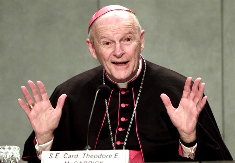 Ex-cardenal McCarrick es expulsado del Vaticano por abuso sexual El Tiempo Latino | Noticias de Washington DC