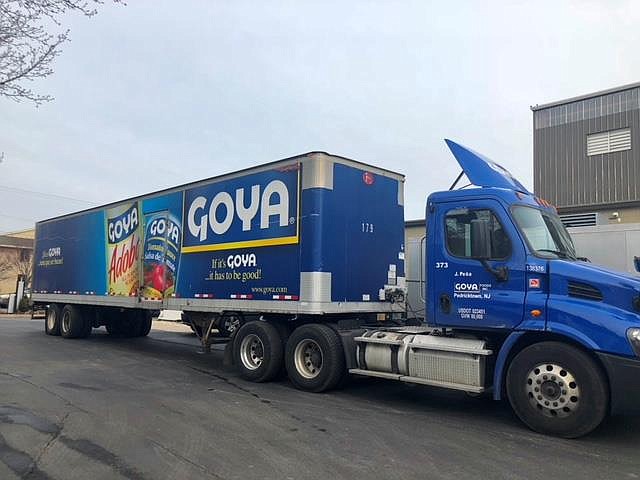 ALIMENTOS. Foto de referencia de un camión de la marca Goya Foods
