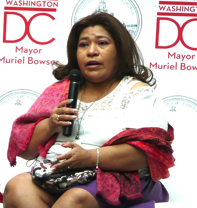 INMIGRANTE. Soledad Miranda, defensora del TPS relató casi entre lágrimas, lo difícil que es vivir y cuidar de una familia en la incertidumbre.