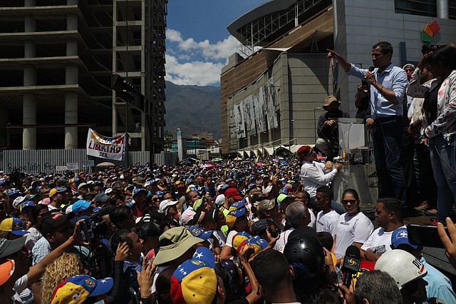 OPERACIÓN LIBERTAD. Juan Guaidó interviene en la concentración del sábado 6 de abril con miles de opositores en Caracas.