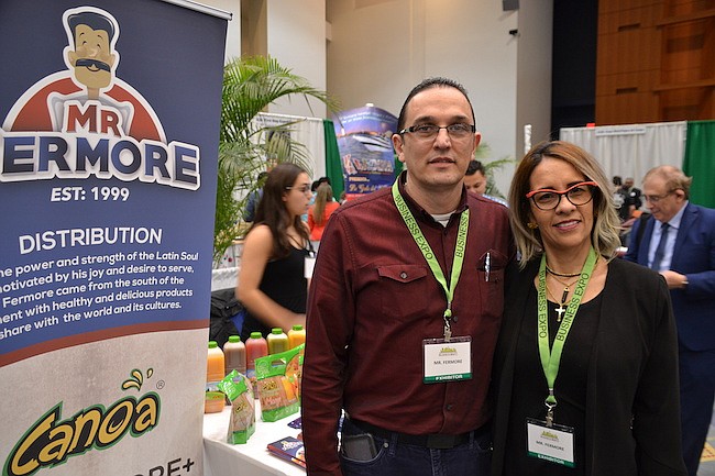 CONEXIONES. Juan Moreno y Adriana Arroyave, que dirigen una empresa de importación y distribución de jugos, destacaron el networking en el evento.