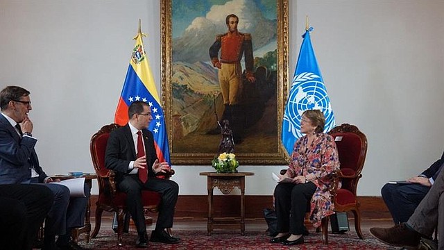Jorge Arreaza, canciller del régimen de Maduro, junto con Michelle Bachelet, alta comisionada de las Naciones Unidad para los derechos humanos.