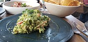 RECETA. El guacamole creado por el chef Vázquez Lugo sigue la receta tradicional del restaurante Nicos en Ciudad de México. FOTO: Rafael Ulloa - @rafaelu_inst – ETL