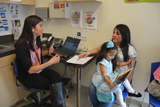GUÍA. Mary’s Center ha previsto crear guías de orientación para todos los usuarios de los diferentes programas médicos