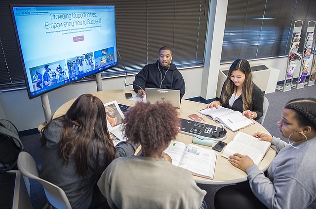 AULAS. En Montgomery College, la educación es personalizada.