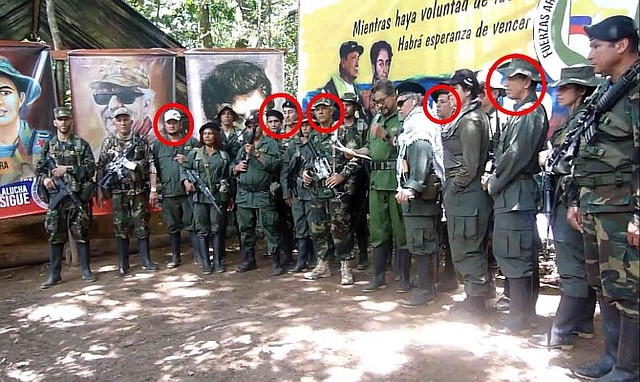 PARAMILITARES. Imágenes del mensaje de Márquez y un grupo de disidentes de las Farc / Foto: Semana
