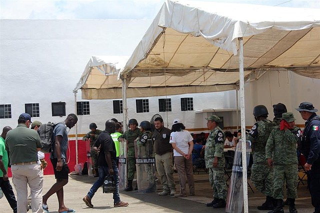MEDIDAS. Guardia Nacional de México intenta controlar a inmigrantes.