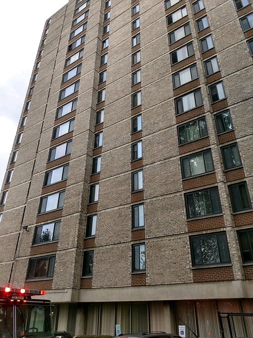 Edificio del que cayó el niño en Takoma Park. | Foto: Twitter @mcfrsPIO