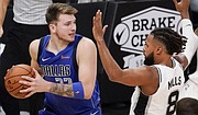 FUTURO. El esloveno Luka Doncic (izq.) fue Novato del Año en 2018 / EFE