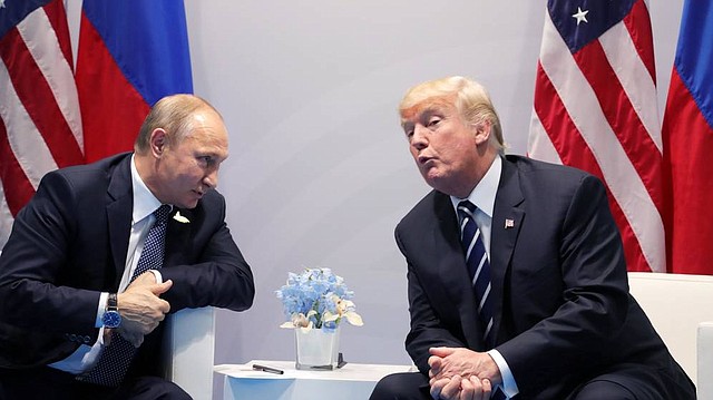 <blockquote class="twitter-tweet"><p lang="es" dir="ltr">Rusia espera que EEUU no haga públicas las conversaciones telefónicas entre Putin y Trump, como hizo con Ucrania <a href="https://t.co/a5a3ZyMBHL">https://t.co/a5a3ZyMBHL</a></p>— AP Noticias (@AP_Noticias) <a href="https://twitter.com/AP_Noticias/status/1177542195731140611?ref_src=twsrc%5Etfw">September 27, 2019</a></blockquote> <script async src="https://platform.twitter.com/widgets.js" charset="utf-8"></script>