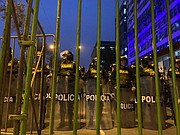 SEGURIDAD. Cientos de efectivos policiales redoblaron la seguridad en Lima y se enfrentaron a manifestantes a favor de la medida de Vizcarra / Milagros Meléndez para ETL