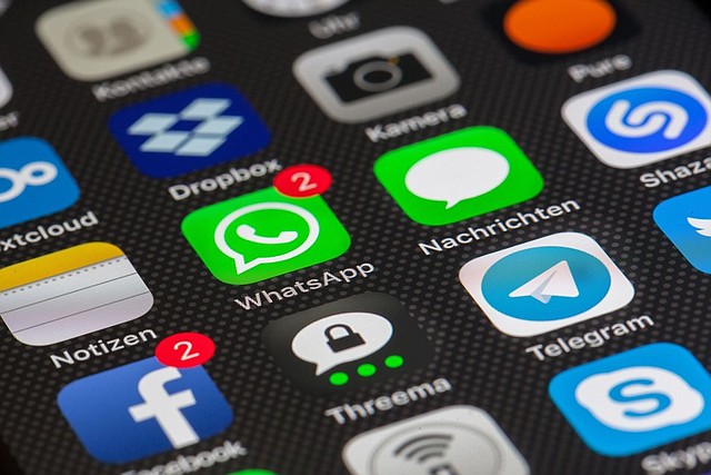 TECNOLOGÍA. Los usuarios de teléfonos inteligentes deben mantener el sistema operativo y las aplicaciones actualizadas para solventar fallos de seguridad. | Foto: Pixabay.
