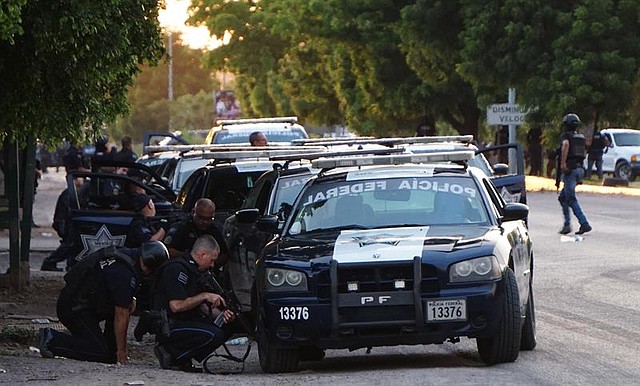 SUCESOS. Habitantes de Culiacán vivieron horas de caos informativo en una ciudad convertida en zona de guerra. | Foto: Efe.