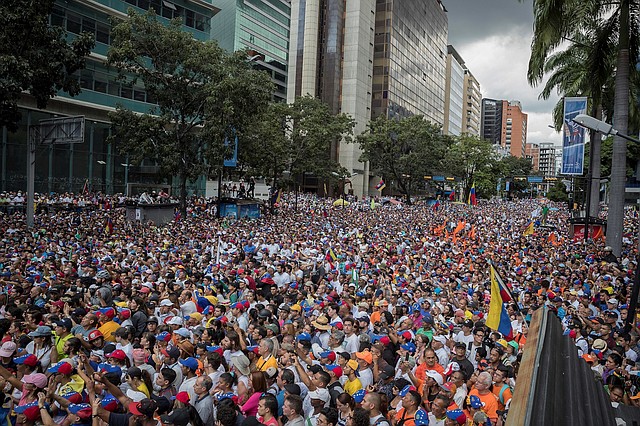 CARACAS. Juan Guaidó exhortó, en días previos a la marcha, que no hay salidas mágicas ni rápidas para lograr el cese de la usurpación de Maduro. | Foto: Efe/Rayner Peña.