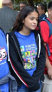 LUCHADORA. El nombre Crista Ramos suena y resuena en medios y las cortes federales, sin rostro; nadie se imaginaría que es una pequeña chica colegial / Tomás Guevara