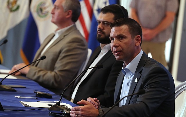 CONVENIOS. Kevin McAleenan, secretario de Seguridad Nacional en funciones, ha representado a Estados Unidos en las negociaciones y firma del acuerdo. | Foto: Efe/Rodrigo Sura.