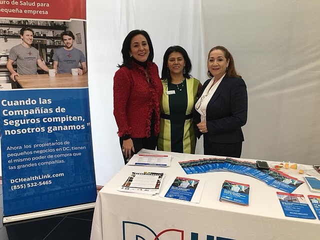 EVENTO. Ángela Franco (izq.), asesora principal, junto a voceras de DC Health Link en pleno evento.
