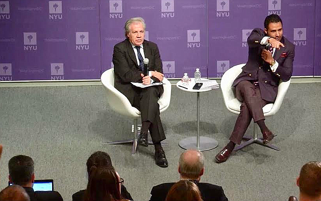 Conversación entre Romero y Luis Almagro. | Foto cortesía.