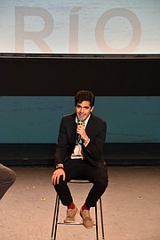ACTOR. Santiago, de 21 años, encarna a Sebastián, un adolescente que se muda de la ciudad a la región amazónica.