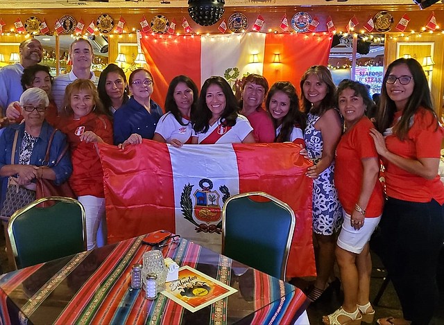 CELEBRAN. Peruanos se reunieron en restaurantes y casas para seguir los partidos de su selección y la final de la Copa América, el 7 de julio. | CREDITO: FACEBOOK
