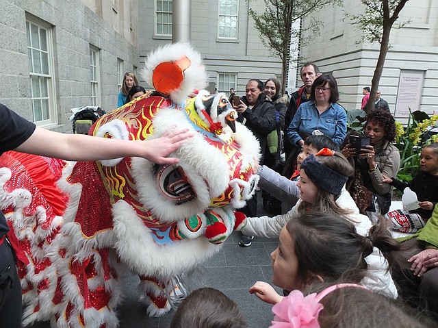 SMITHSONIAN. El American Art Museum llevará a cabo un festival familiar gratuito para
celebrar el Año Nuevo Lunar