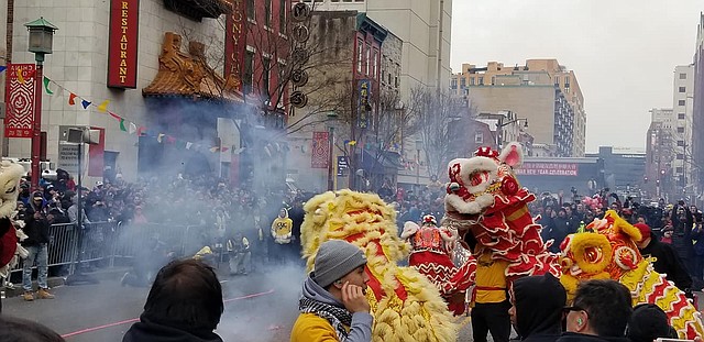 WASHINGTON. La alcaldesa Muriel Bowser invita a la comunidad al desfile gigante que se
realiza en el área de Chinatown