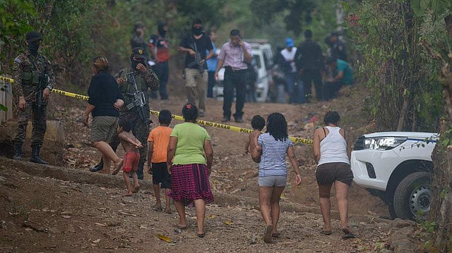 EL SALVADOR. Dos de las mujeres fueron asesinadas porque, según los mareros, habían sido testigos del crimen de un policía apodado La Barbie