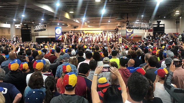 Así se desarrolla el encuentro de Juan Guaidó con la diáspora venezolana en Miami.