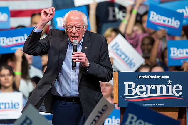 POLÍTICA. Bernie Sanders en un mitin de campaña en el Arthur Ashe Center en Richmond, Virginia, el 27 de febrero de 2020. | Foto: Efe/Erik S. Lesser.