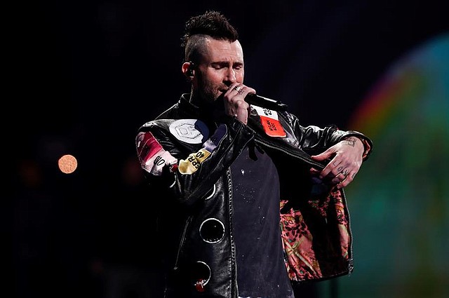 CONCIERTO. Adam Levine durante el concierto en el Festival Internacional de la Canción de Viña del Mar