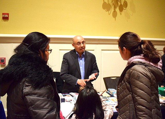 CONSEJERÍA. Los talleres sobre educación también incluirán consejería sobre admisiones a universidades y cómo lograr ayuda financiera