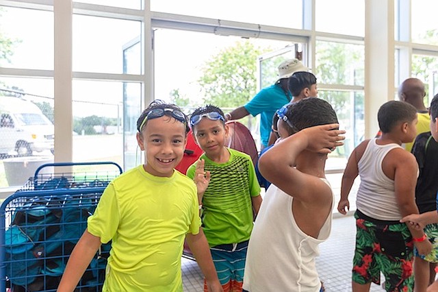 PISCINAS. Natación es otra de las actividades más solicitadas por los niños y adolescentes que se registran para este campamento