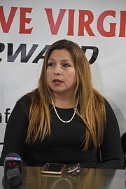 LICENCIAS. La delegada Elizabeth Guzmán dijo que las licencias para indocumentados serán prácticamente iguales a las estándares. | FOTO: Tomás Guevara - ETL