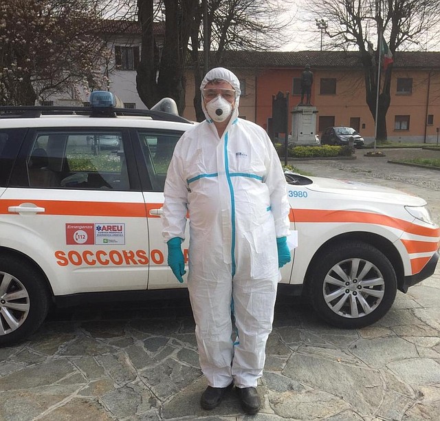 HERRAMIENTA. El doctor Giorgio Silvio Baretta (en la foto) y todo el personal sanitario usa una indumentaria especial para no infectarse con el coronavirus. | Foto: Cortesía Dr. Giorgio Silvio Baretta.