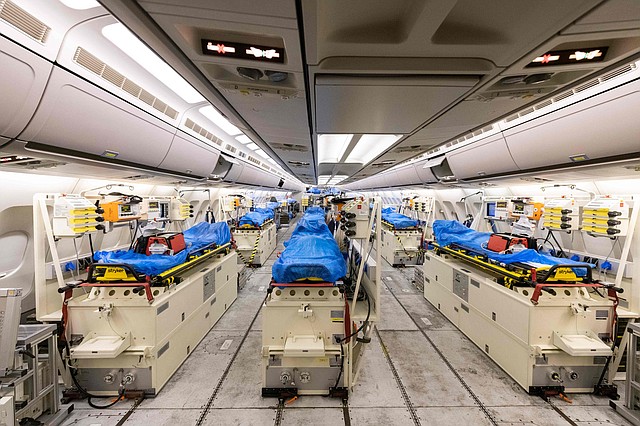 MÉDICA. El Airbus A310 MedEvac, es una aeronave médica que cuenta con unidad de cuidados intensivos (UCI). Foto EDH/ EFE